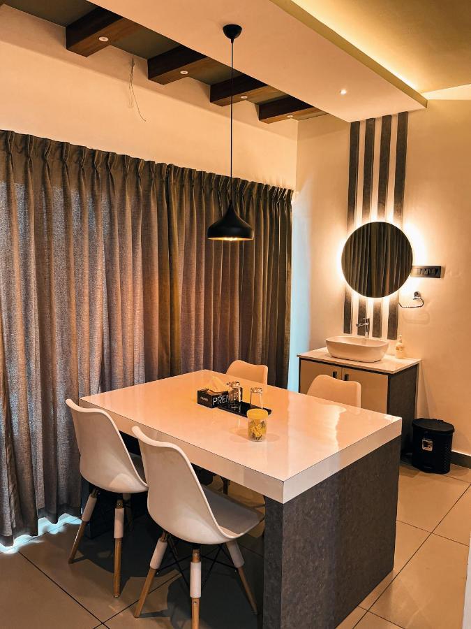 Bbc Luxury Apartments Perintalmanna Exterior photo