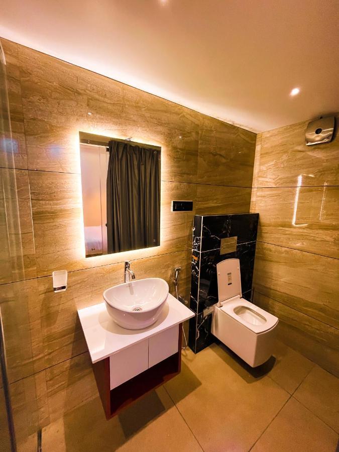 Bbc Luxury Apartments Perintalmanna Exterior photo
